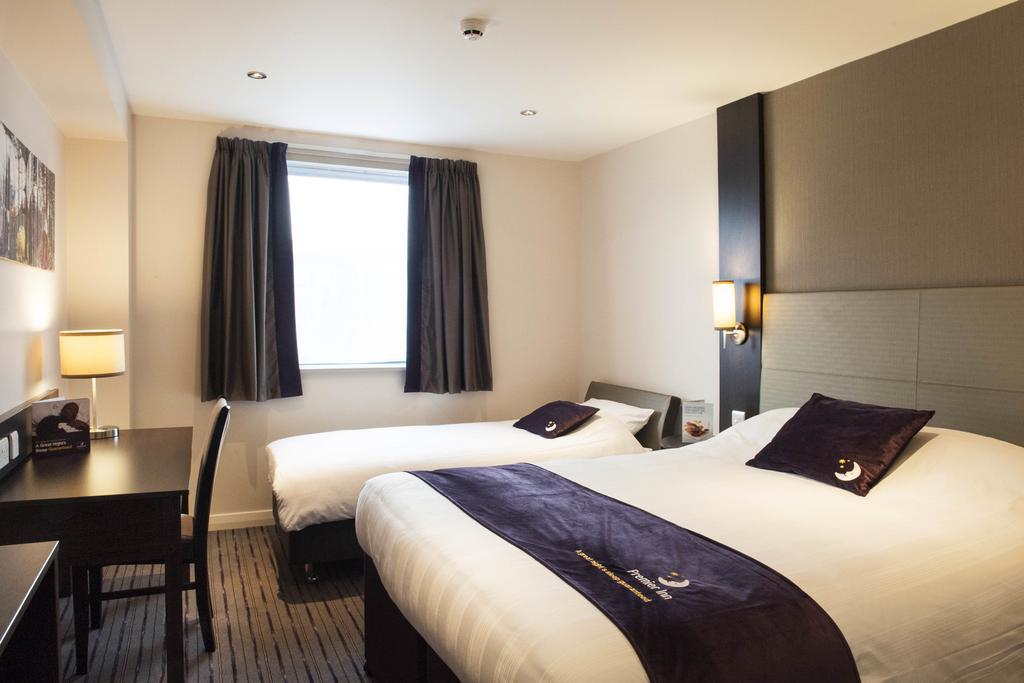Premier Inn Southampton City Centre חדר תמונה